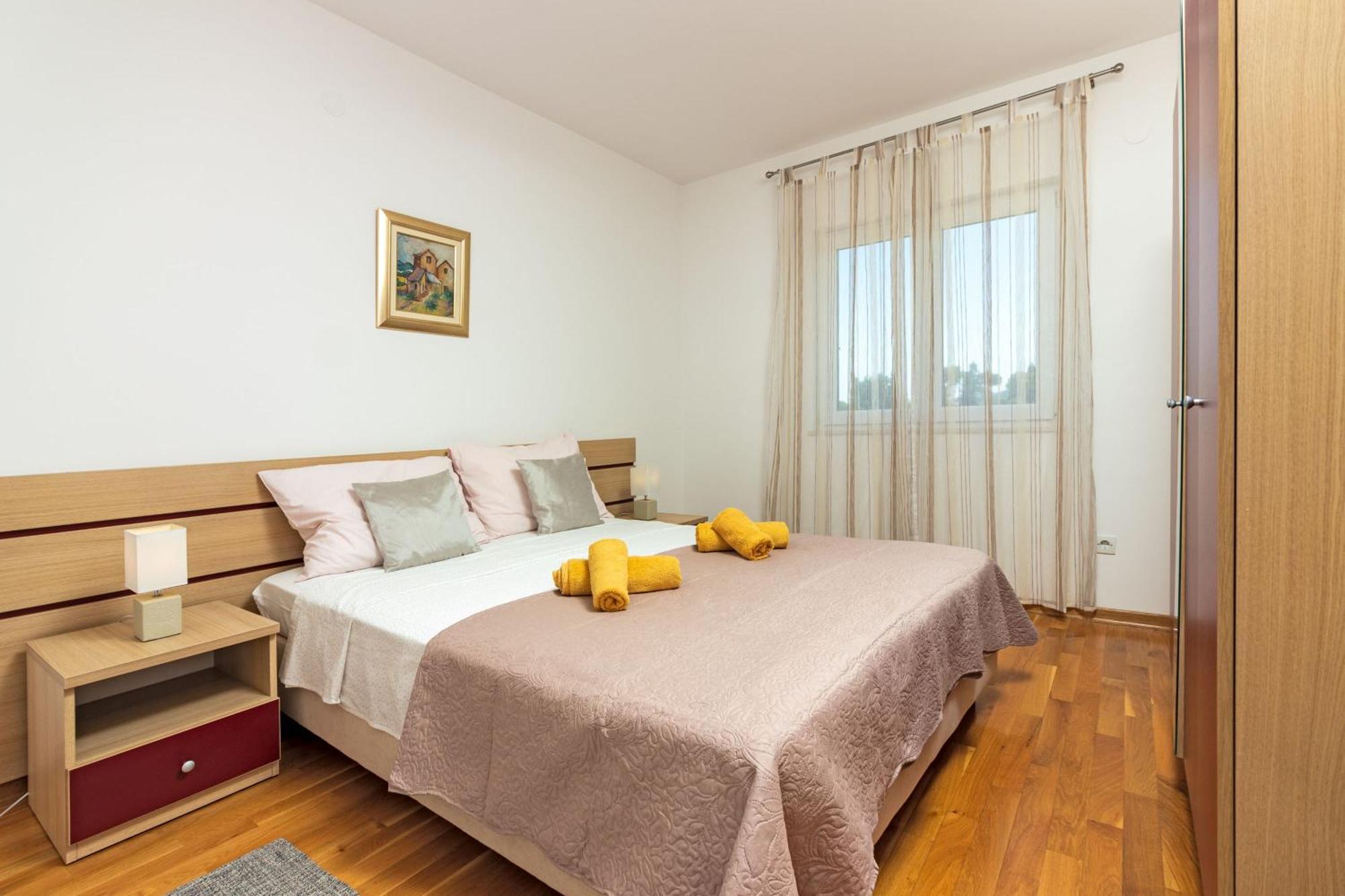 Apartment Mandalina House *